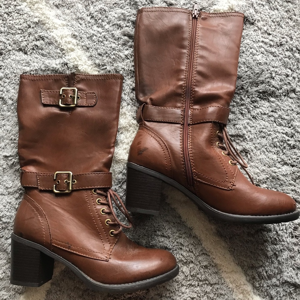 Mid top boots